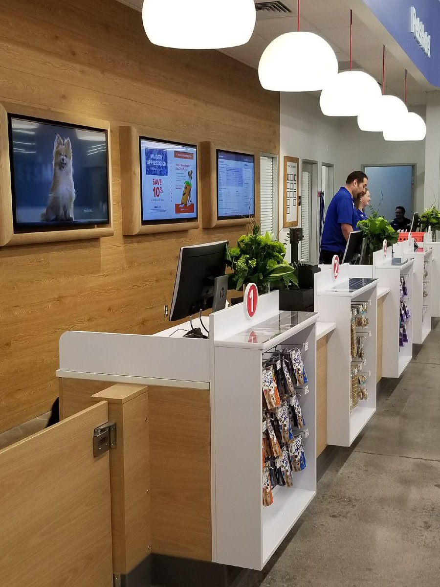 Grand opening of our gorgeous new salon at Petsmart 3040 <a href="/EparrPetm/">Erin Parr</a> <a href="/JoannaZucker/">Joanna Zucker</a> <a href="/ashleybeltz84/">Ashley</a> @PetSmart_DaveK <a href="/CarrieVillani/">Carrie Villani</a>