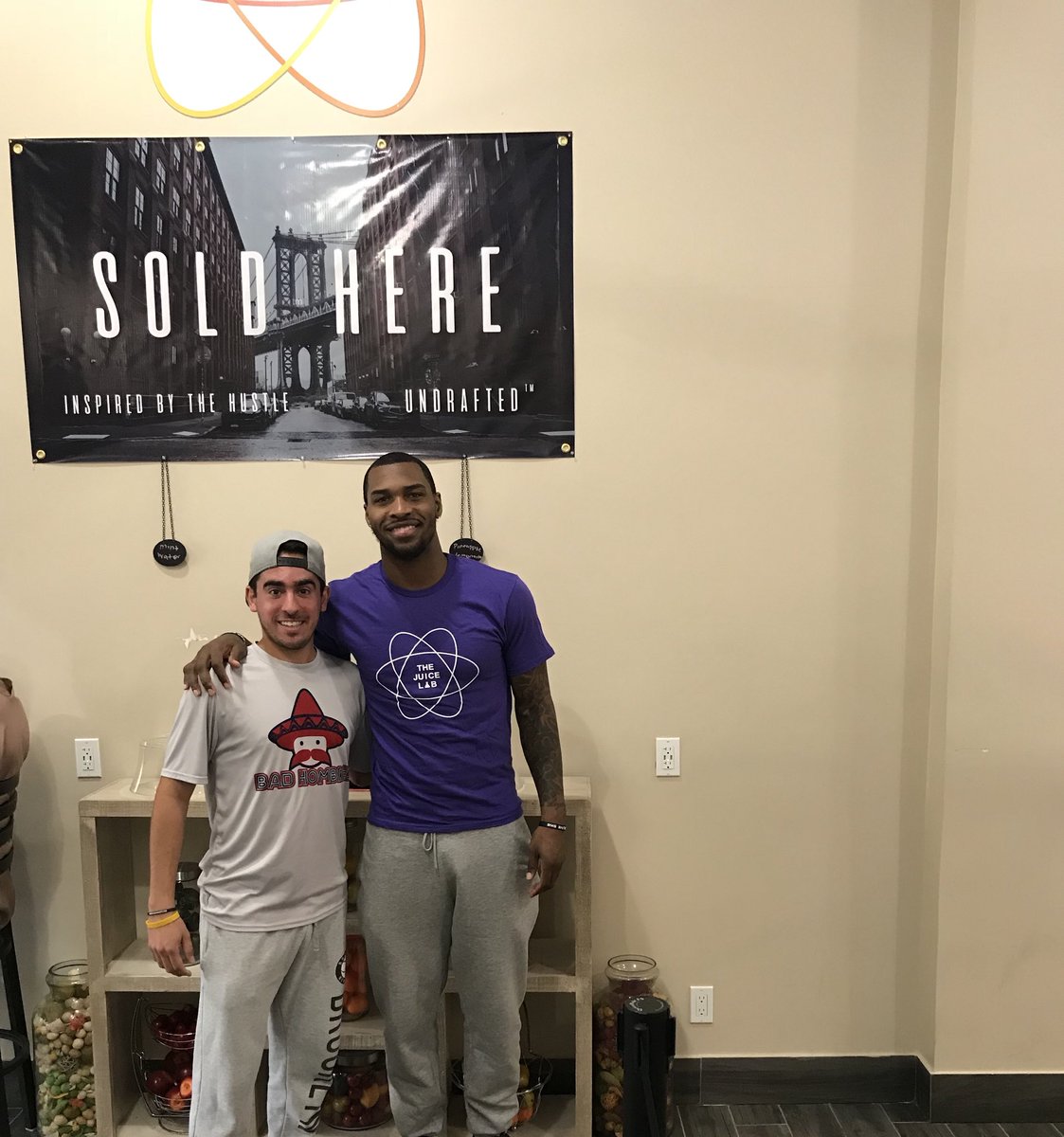 SeanKilpatrick's tweet photo. It was an honor to meet the man behind the magic @LegionHoops #Legend @TheJuiceLabNY #TheJuiceLab @undraftedshop https://t.co/8j9AvElXsV