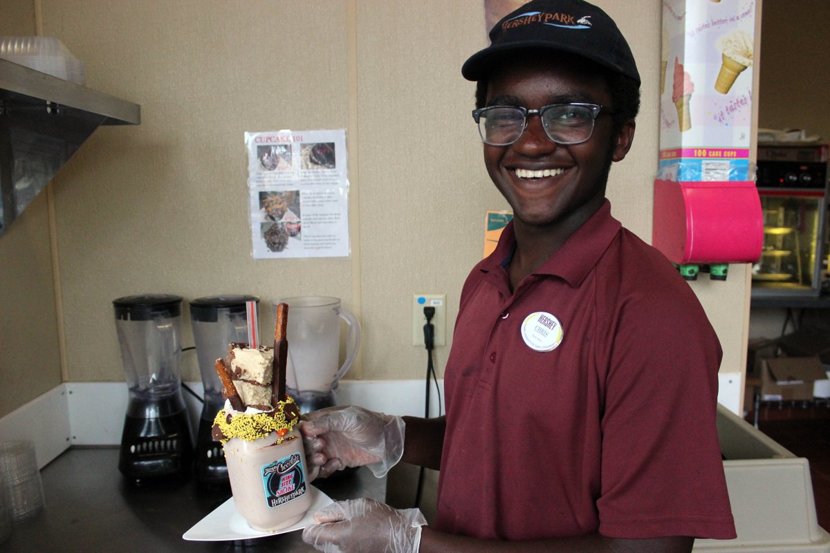 HersheyPA's tweet photo. Eager to learn and want to have fun? Join the @Hersheypark Food &amp; Beverage team. Apply --> https://t.co/VUm5SLKxMx #HersheyJobs #HersheyPA https://t.co/RHpo94PpFL