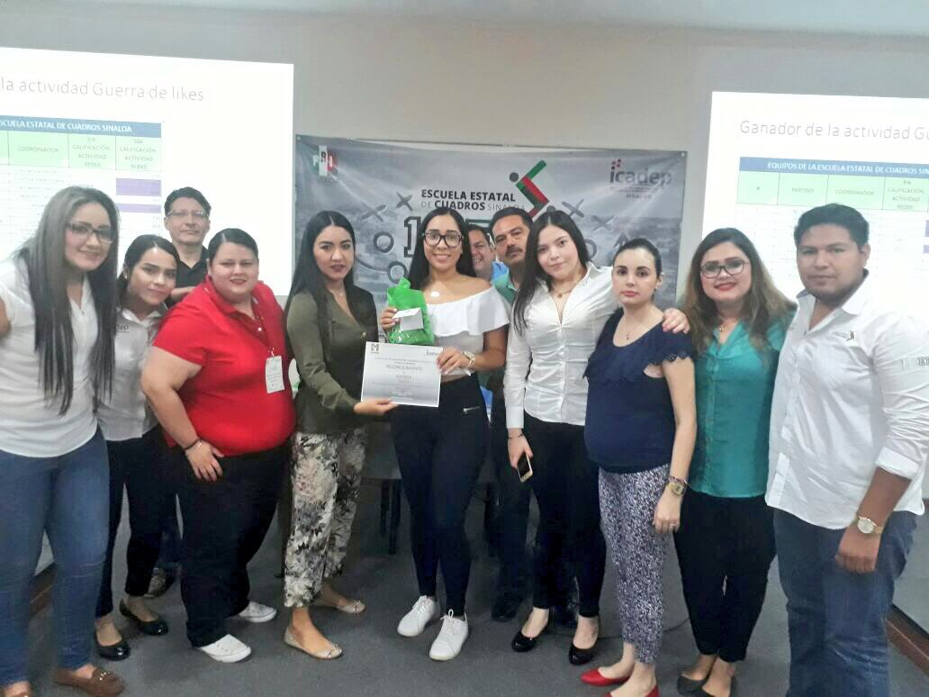 IRHSinaloa's tweet photo. Premiación de la dinámica “Guerra de likes” ¡Buen trabajo, equipos! ¡Muchas felicidades a todos! 🎖🎉👏🏼 #1GEEC #ParaGanarCapacítate https://t.co/XDwlw7mtey