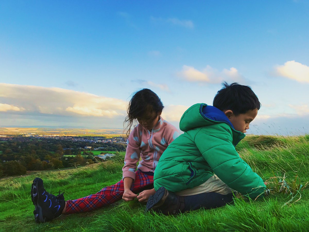 Su_Pa_La's tweet photo. Nice view from Arthur's seat, my kids really enjoy it! #Edinburgh #welcomescotland https://t.co/gIKmCjQ5eI