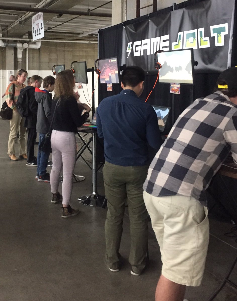 gamejolt's tweet photo. Wrapping up day 2 of #DHDEN17 #dreamhackjam https://t.co/VUGLRSgnob