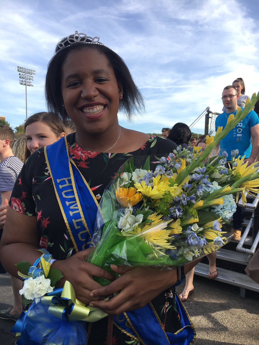 congrats to the beautiful <a href="/ChloeAAY/">chlo</a> on winning the title of Homecoming Queen! we are so proud of you!! 💙