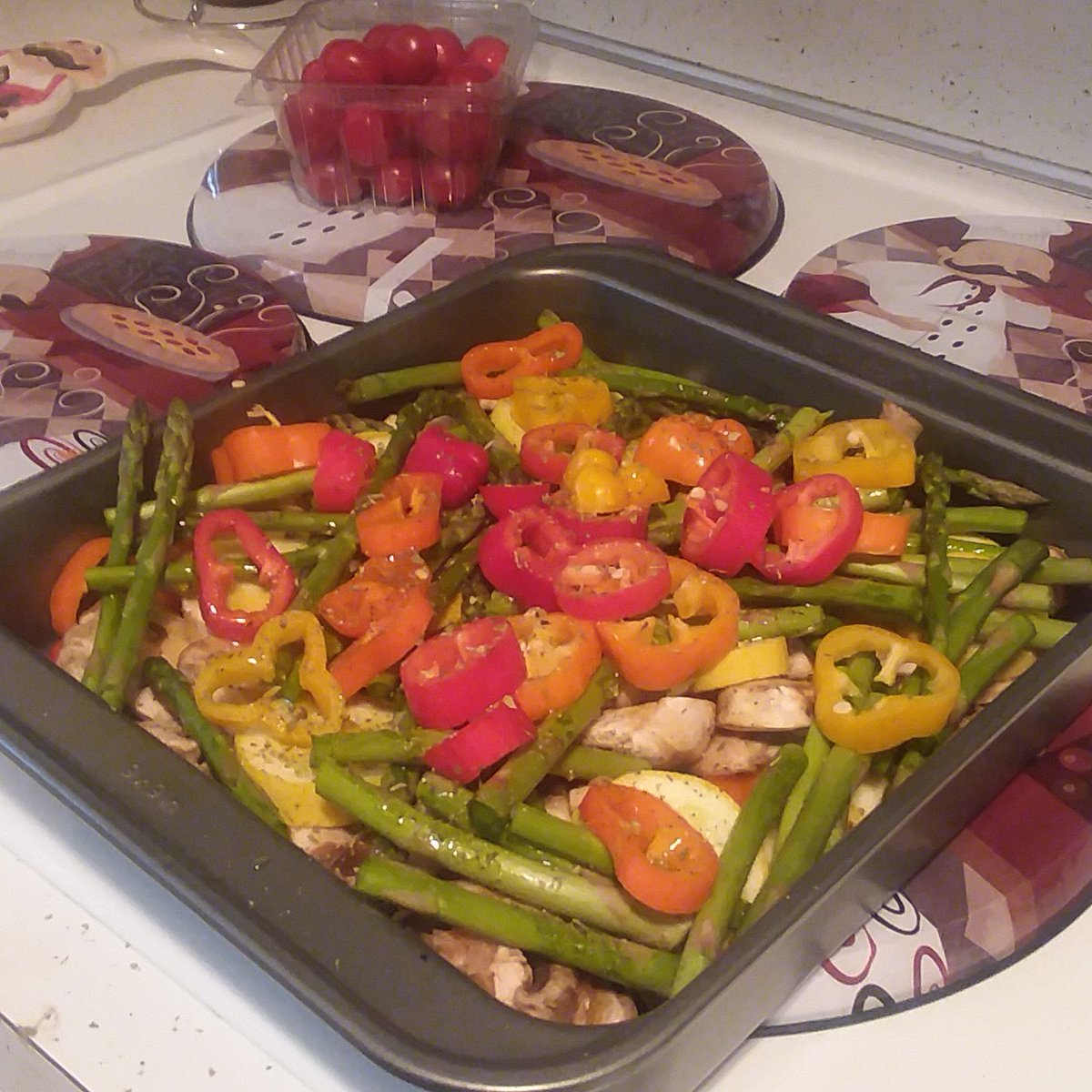 ArielAlisen's tweet photo. I'm really starting to love cooking https://t.co/j4QiPdPMs4