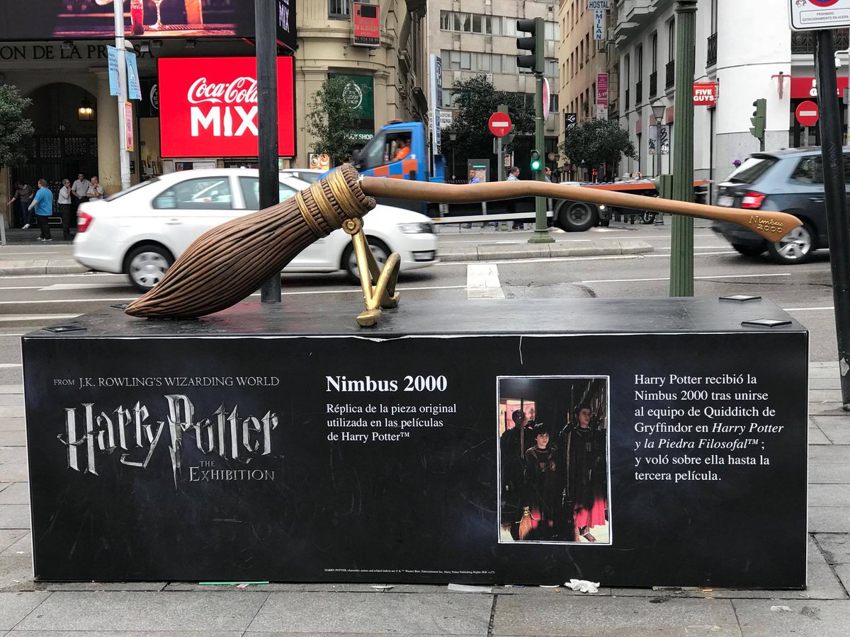 Ya han roto una escultura de "Harry Potter: The Exhibition". Malditos muggles.
