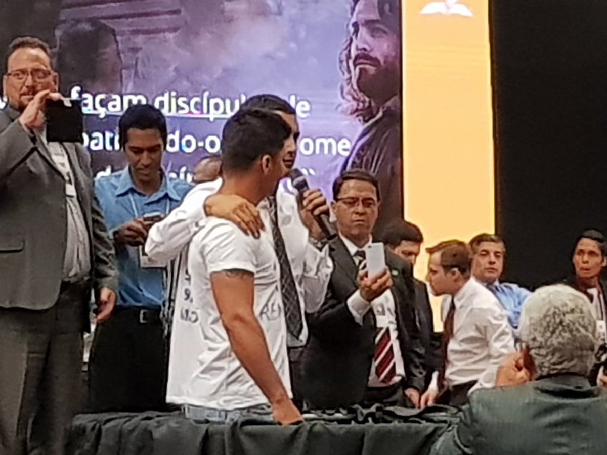 JairoAnjos7's tweet photo. Abertura da IX assembleia da Associação Brasil Centra - Goiânia.  Histórias de amor . https://t.co/lxWfCt9DsO
