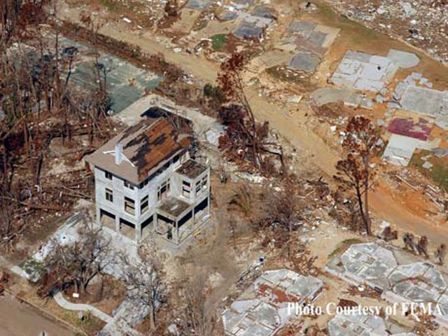 GulfCoastCW's tweet photo. Solid reinforced concrete walls are the strongest option for tying down the house to resist high wind loads. https://t.co/VA5U7X1KK3