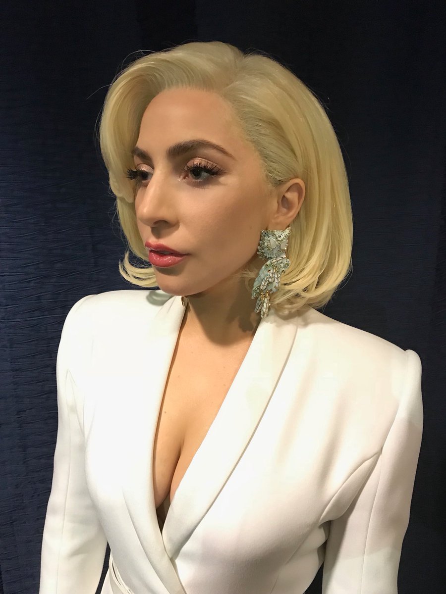 ladygaga's tweet photo. https://t.co/1JY6uCuEpz watch me now live! #OneAmericaAppeal #HurricaneRelief 🇺🇸 https://t.co/Xhgxv4rpDm