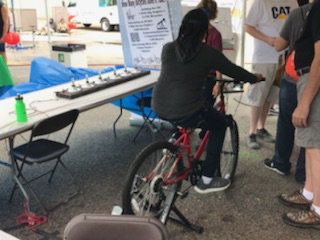 Williams44STEM's tweet photo. More exciting pictures from today's visit to Energy Day. #STEMmatters #EnergyDay2017 @choicehisd @HoustonISD @Roosevelt_HISD @KENNEDYesHISD https://t.co/667LCQdYeS