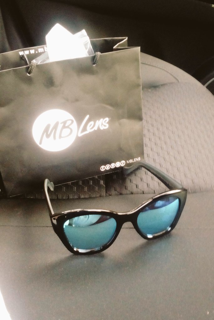 la_lariscoam's tweet photo. Gracias @Mb_lens por los lindos lentes están hermosos 👓 https://t.co/pctqk3Fvh4