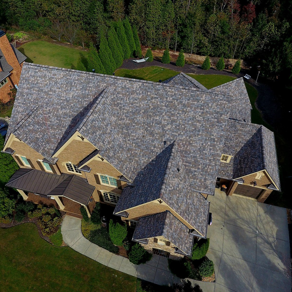 1010contracting's tweet photo. Another completed restoration from storm damage. Upgraded to Owens Corning Duration Designer Sand Dune. #1010 #contracting #drone https://t.co/Z40XAoRPUy
