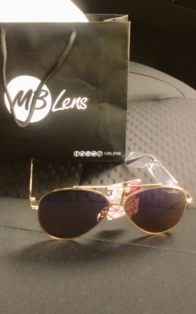la_lariscoam's tweet photo. Gracias @Mb_lens por los lindos lentes están hermosos 👓 https://t.co/pctqk3Fvh4