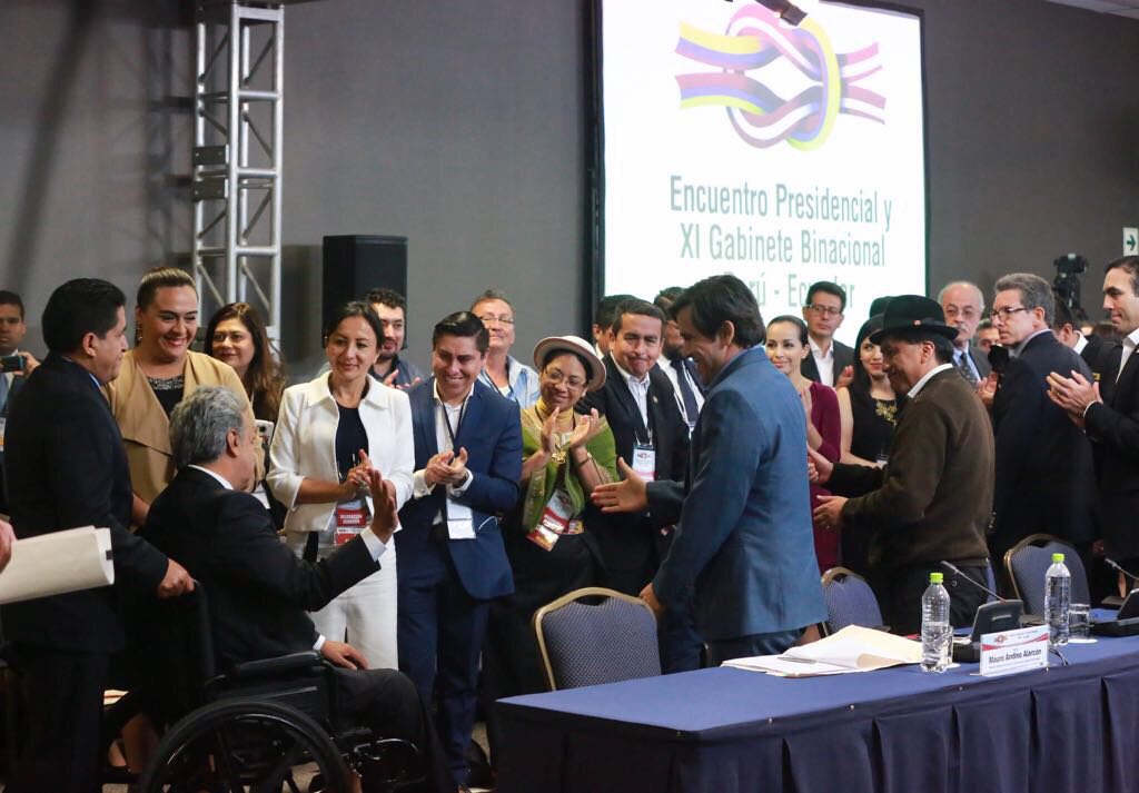 equirola's tweet photo. La vía Huaquillas - Río Siete- Guayaquil, hasta cuando los orenses tenemos que esperar.
También es parte del Acuerdo de Paz.
¿Qué resolución tomaron en el Encuentro Presidencial Binacional Ecuador-Perú?

¡Queremos explicaciónes!
@lenin @PaulGranda @obraspublicasec https://t.co/eMR4fD1tsO