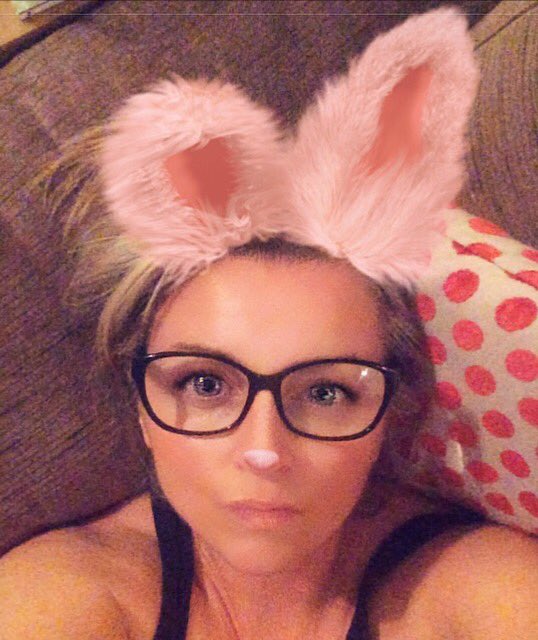 FionaAdrian's tweet photo. Making my own entertainment...🐰🐰
#toomuchfizz https://t.co/qbSfXd7hJO
