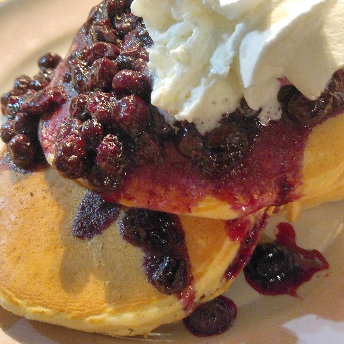 RoundelCafe's tweet photo. Pancakes, more pancakes! #pancakecoma All weekend long. https://t.co/8e78BRnwtP