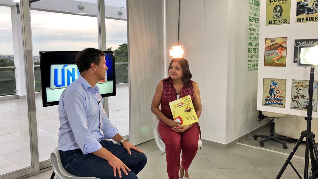 RafaNietoLoaiza's tweet photo. Mi padre es un formidable jurista, gracias a Dios sigue vivo. Sin duda ha sido mi guía, mi mentor y mi mejor amigo. #Línea12 #CanalSincelejo https://t.co/NMqWajWzVg