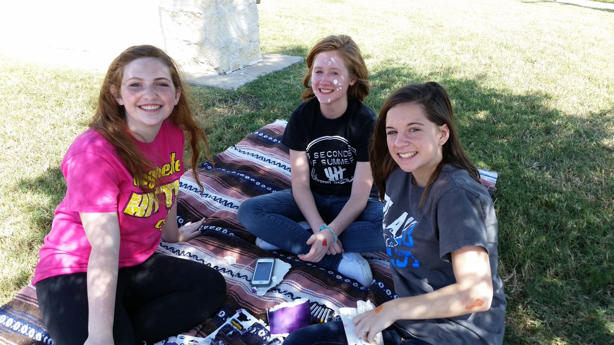 cumc2017's tweet photo. Pumpkin Patch memories with this wonderful group! https://t.co/OlXJe9X3Kl