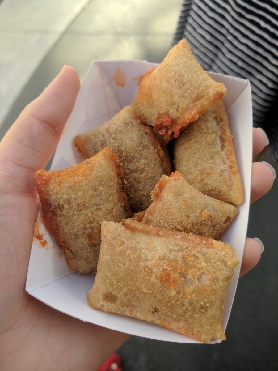 Jeanne23's tweet photo. @totinos @Koschmar @sweetdarkness And about to nosh on some @totinos #couchhard https://t.co/YVDzwQIDCN