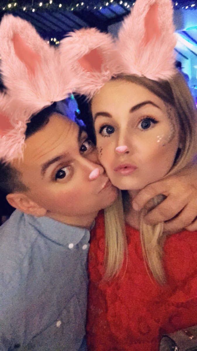 WiltshireAmy_OB's tweet photo. Getting picked up in 6 hours for the #GreatSouthRun @runr_uk #ukrunchat #oops #prepfail 🍸💃🏼 https://t.co/stb0fDTeab