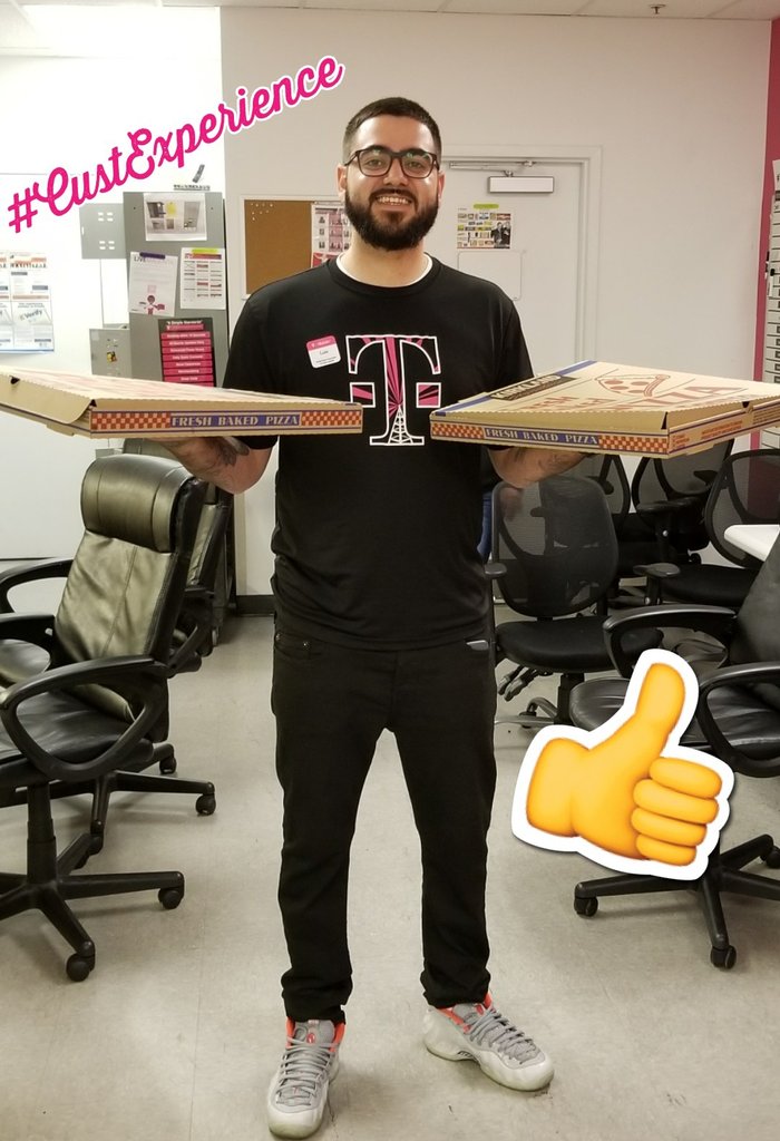 _JRunk's tweet photo. TMobile Customers loving Luis customer exp thankin team pitt w/🍕 #SFCBay @WcboundGh @AdrianVanHooser @TM0Ross @JMattyMarq @SheStaySwaggin https://t.co/WiS1NZyAcs
