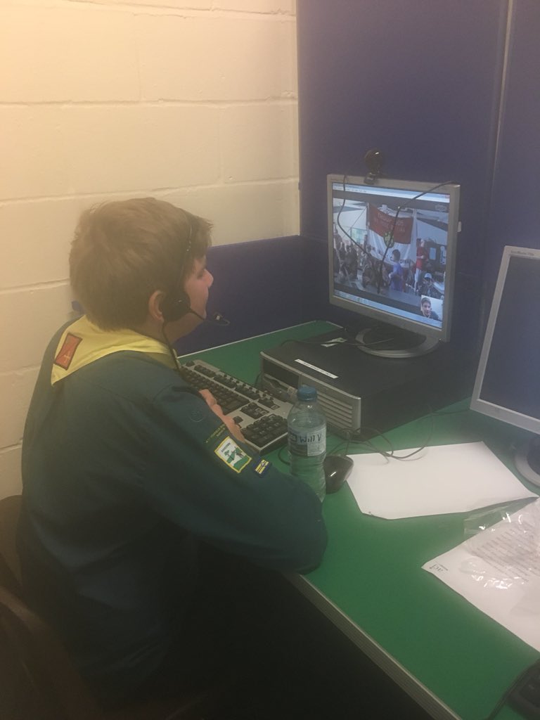 AshdownDSNC's tweet photo. One of our district scouts chatting to others from Oklahoma @JOTAJOTI @ashdowndc @ashdown_scouts https://t.co/Xpcs6kCLyo