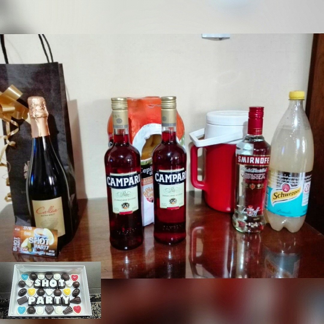 SHOTPARTYY's tweet photo. Cada 4 anticipadas que compras participas de uno de estos tres premios 🍸😜💣
Finaliza jueves 26/10 22 hs
Pedí tu anti💥 https://t.co/ROppKo31CX
