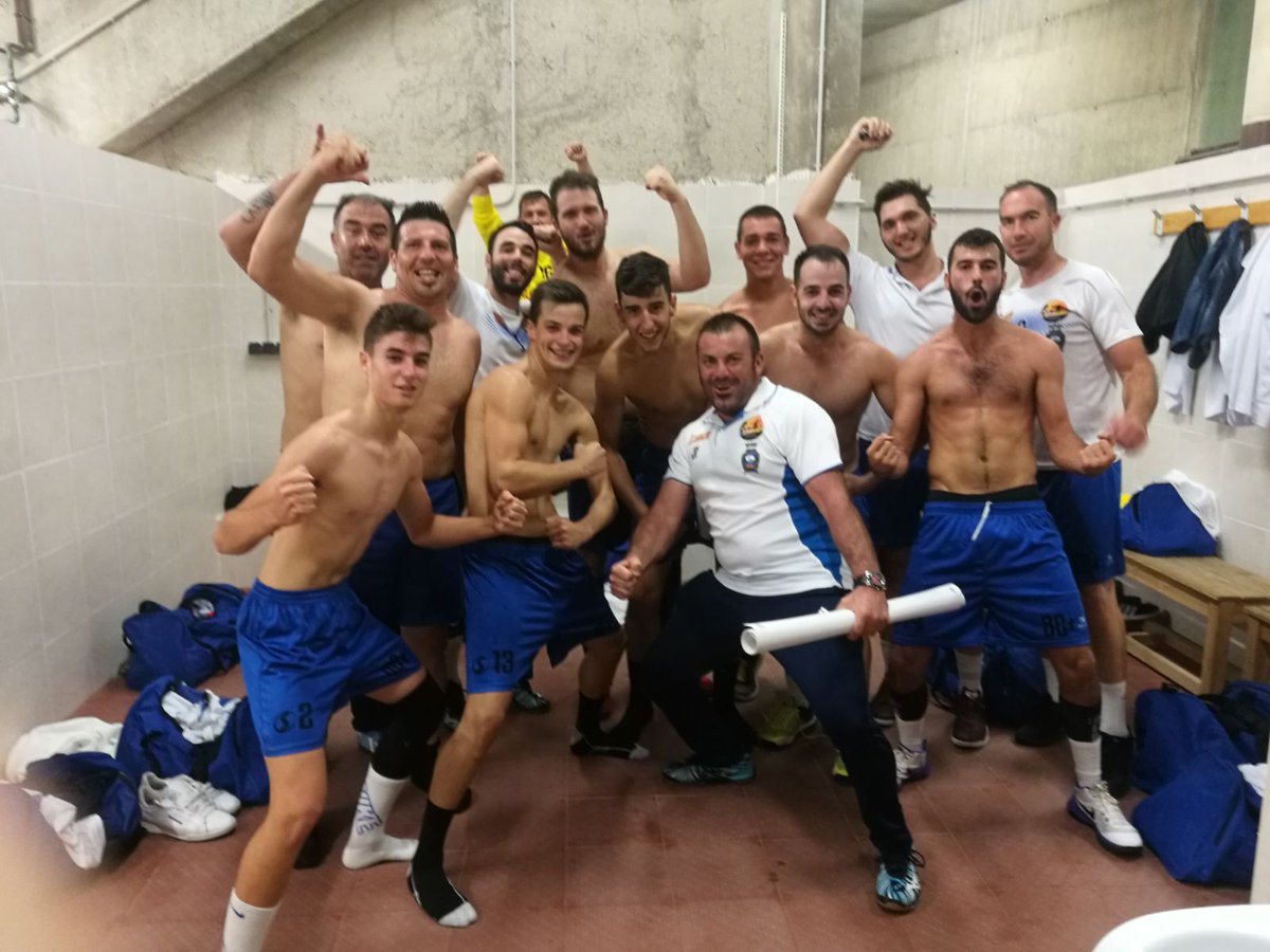 b10alexfa8's tweet photo. +2 seguimos creciendo #somos🐐 #Handball #21Oct #photography #라이관린 #MatchdayGoal #choopa #Famille #WINNER #rfab https://t.co/1sOnD5UjmA