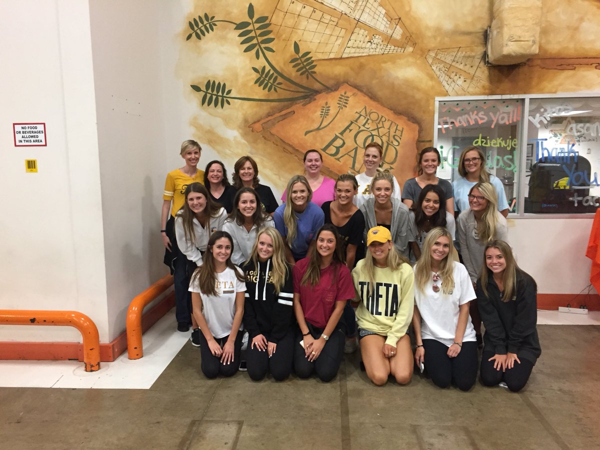 DallasTheta's tweet image. We had a blast with @smu_theta at @ntfb this afternoon. 💛🖤#thetaservice #thetadayofservice #thetalove #dallastheta
