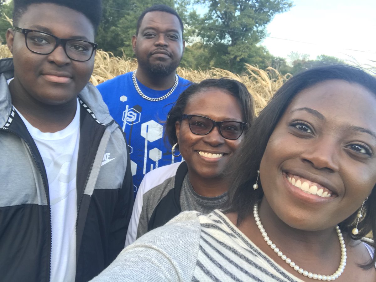 PatrickDavisJr2's tweet photo. Fall fun 🎃 https://t.co/7X2iNPTzTN