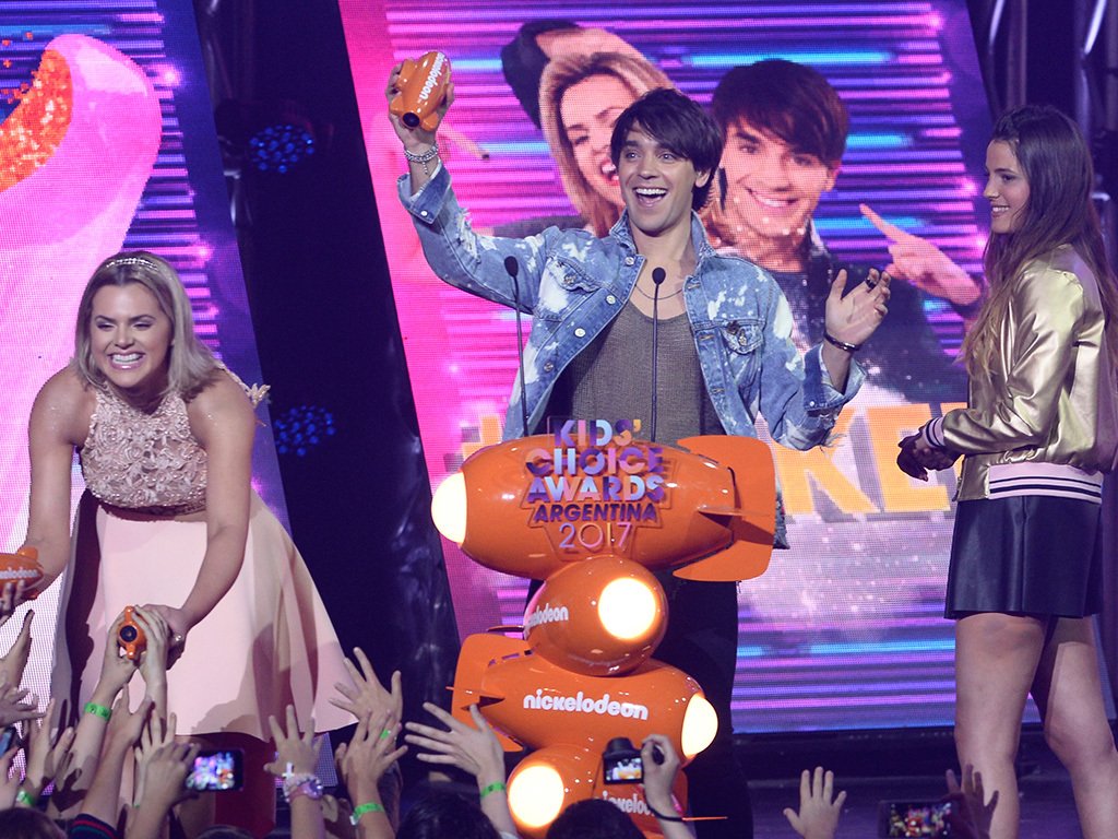 NickelodeonLA's tweet photo. ¡Los amamos #ROKER! ¡Son nuestro ship Nick favorito y los recordaremos siempre! @Isacastillo7 @leo_deluglio Son puro amor. #KCAArgentina2017 https://t.co/H7YUK49N6B