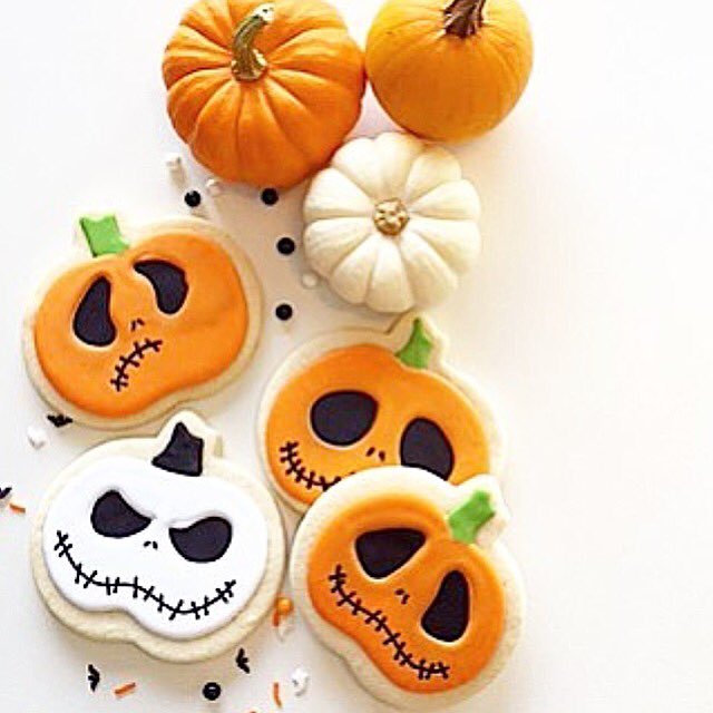 sweetnutfree's tweet photo. Poison apples, jack-o-lanterns, and baby ghost cookies now available at the bakery!
#cookies #bakery #halloween #halloweentreats #wpg https://t.co/HcZf7r05Kb