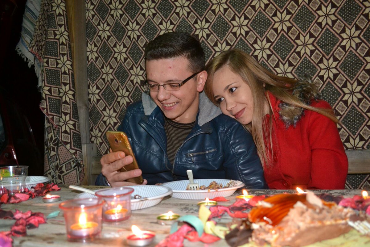 EbruHuylu's tweet photo. Tek bir aciklmasi var askin ta kendisi bu adam şükürler olsun seni bana veren Rabbime😍😍 https://t.co/XUWQZDhp6d