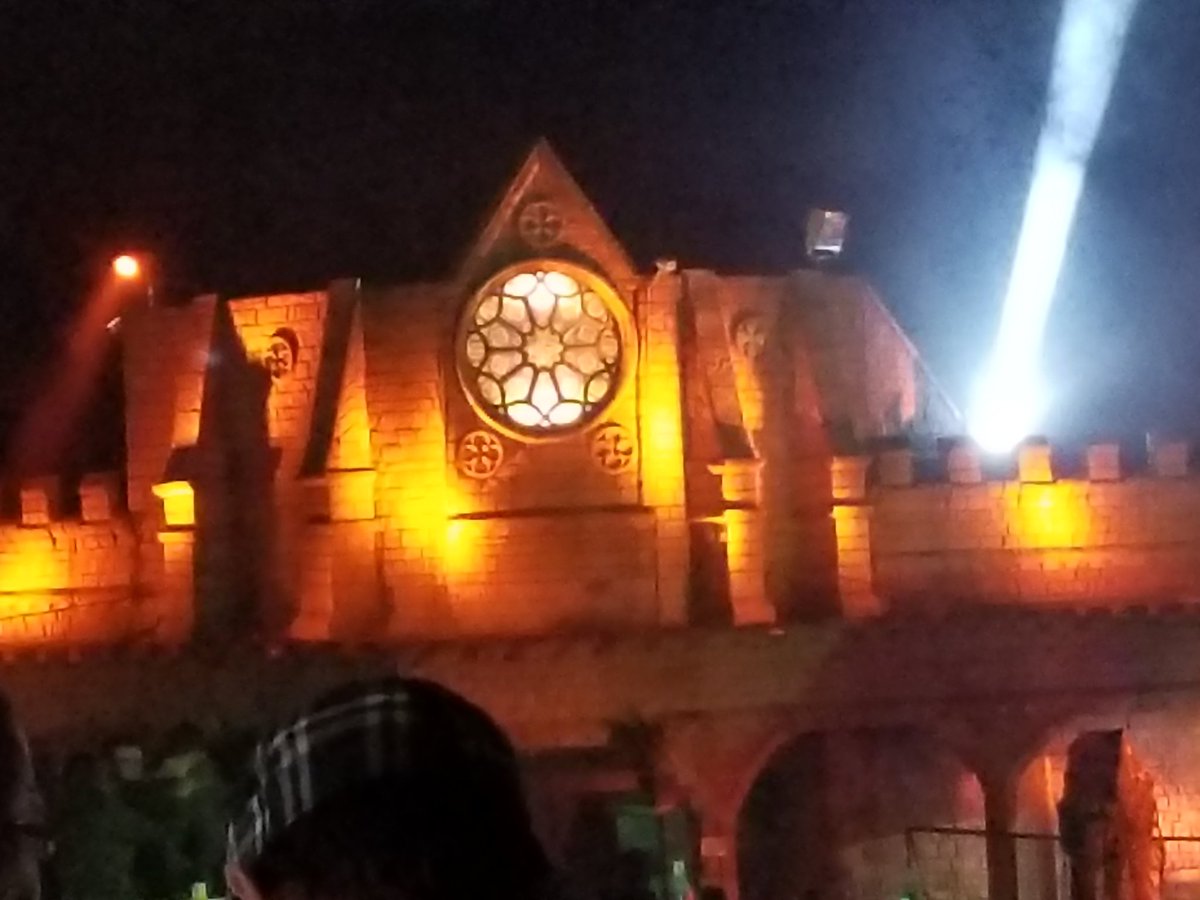 MalloryBowlin's tweet photo. 100 Acre Manor https://t.co/RTncpszquF