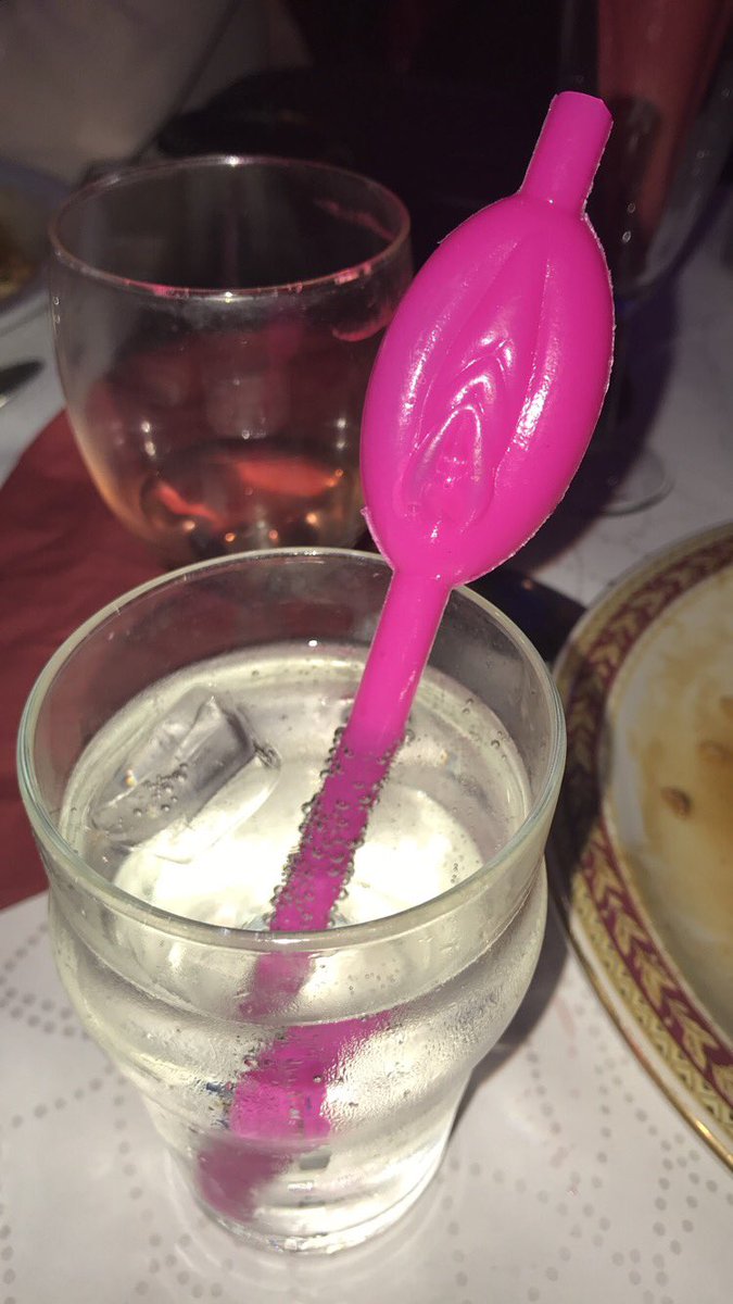 Ferny_89's tweet photo. @VictoriasClub when your straw sums up the hen do! https://t.co/oPDrRud7zB