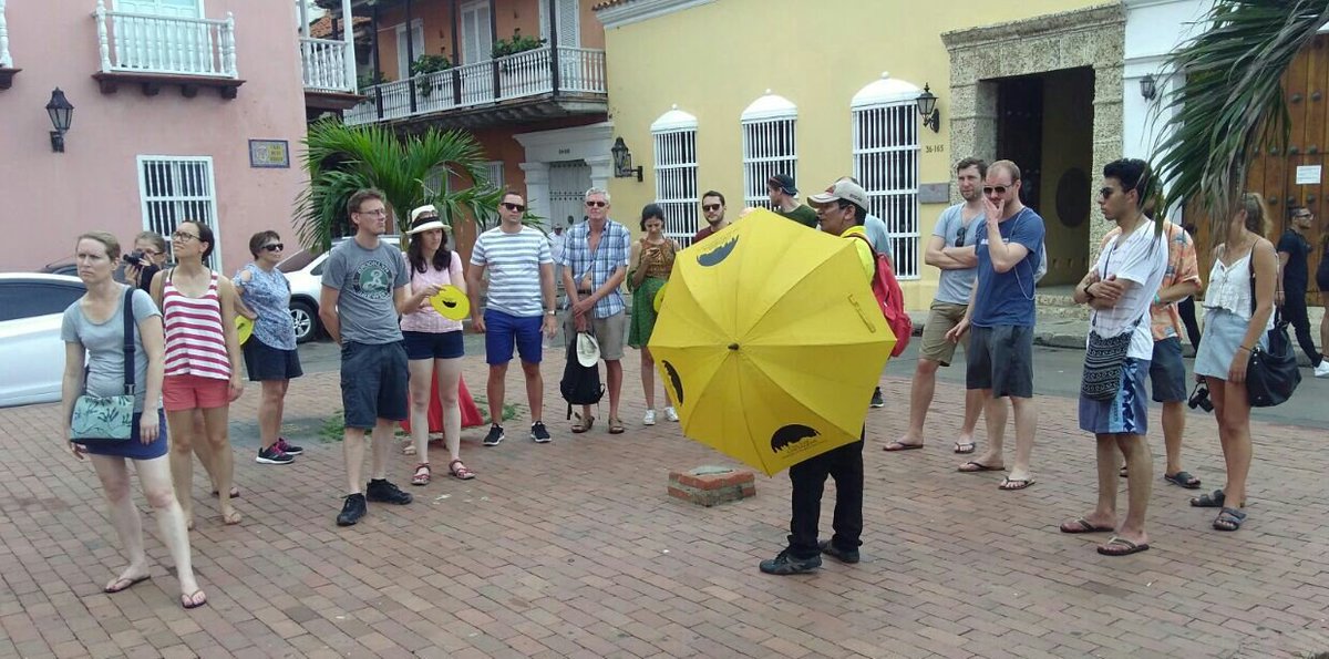 FTCartagena's tweet photo. Busque la sombrilla amarilla en la ciudad vieja para recorrer las principales plazas del centro histórico. @CtgenaDeIndias @colombia_travel https://t.co/j4RlXSDIcQ