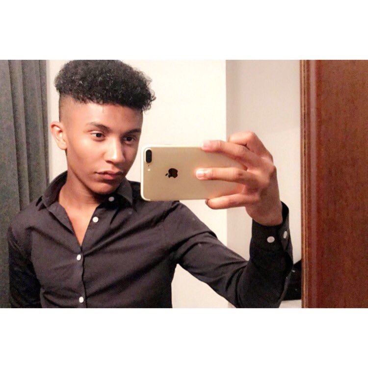 JaydenPowell19's tweet photo. #holiday2017 #Greece #iphone7plus #curlyhair #picture https://t.co/qmCrLH12mZ