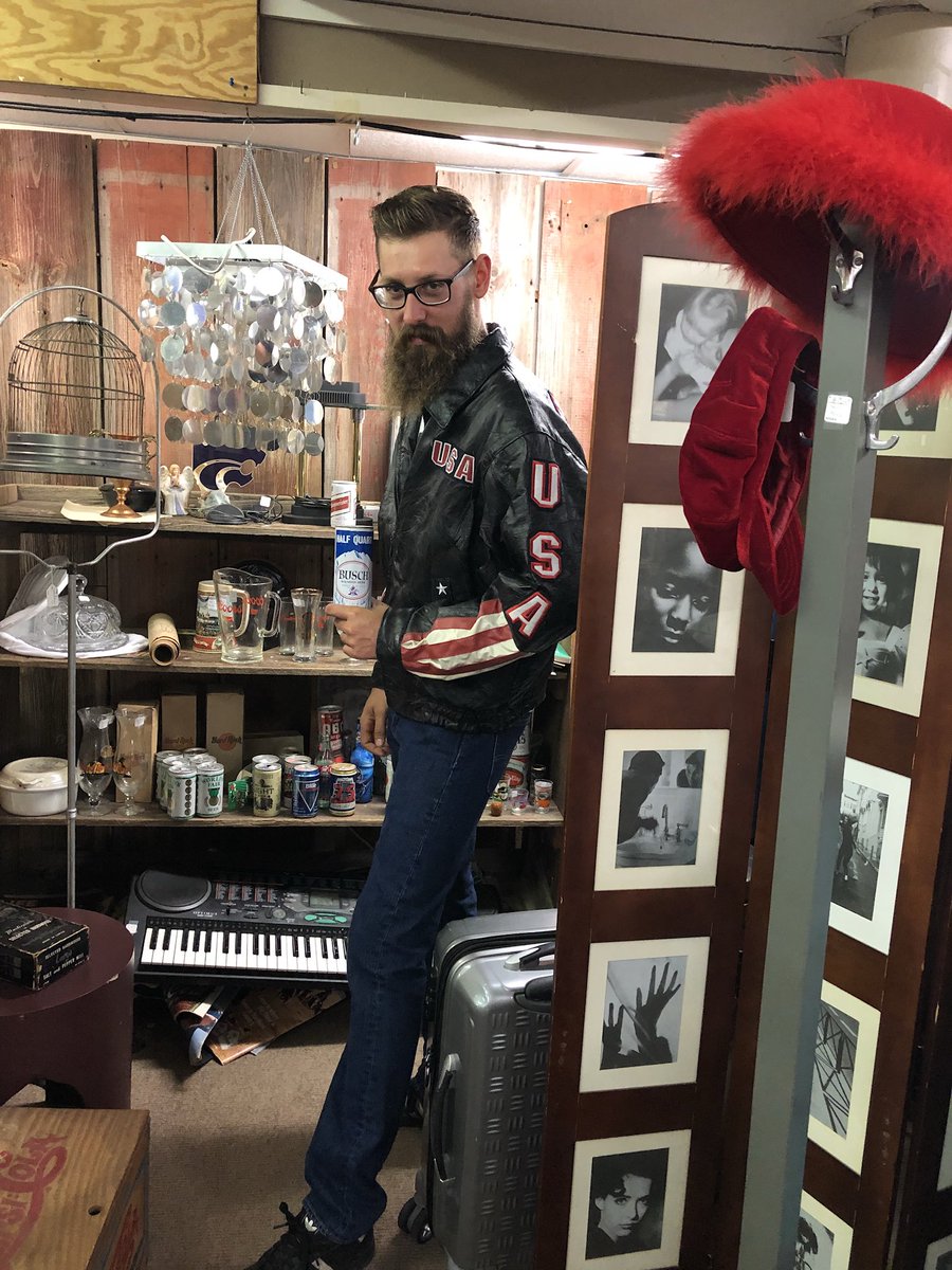 melting_meadows's tweet image. When he will do just about anything to make me laugh. #thatjackettho #newbeard