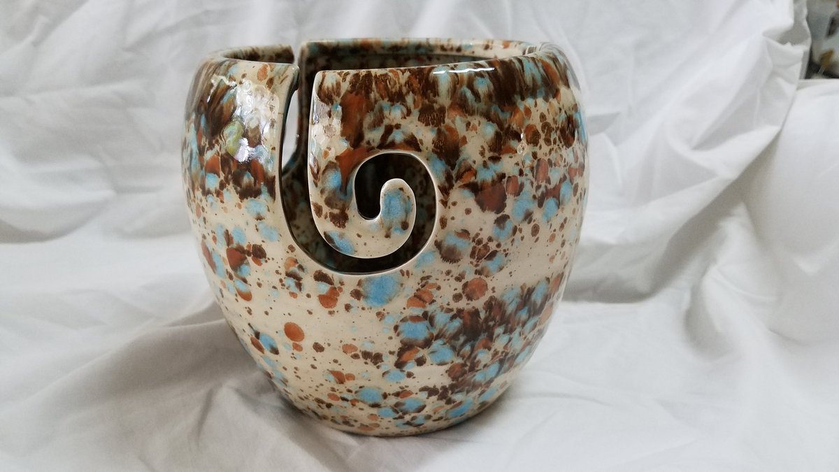 PaintedPottery's tweet photo. https://t.co/x2NZxkZf0f #PAINTEDPOTTERYTEXAS #Yarnbowl #yarn #KNITTING #yarnbowls https://t.co/uAtluCQxsn