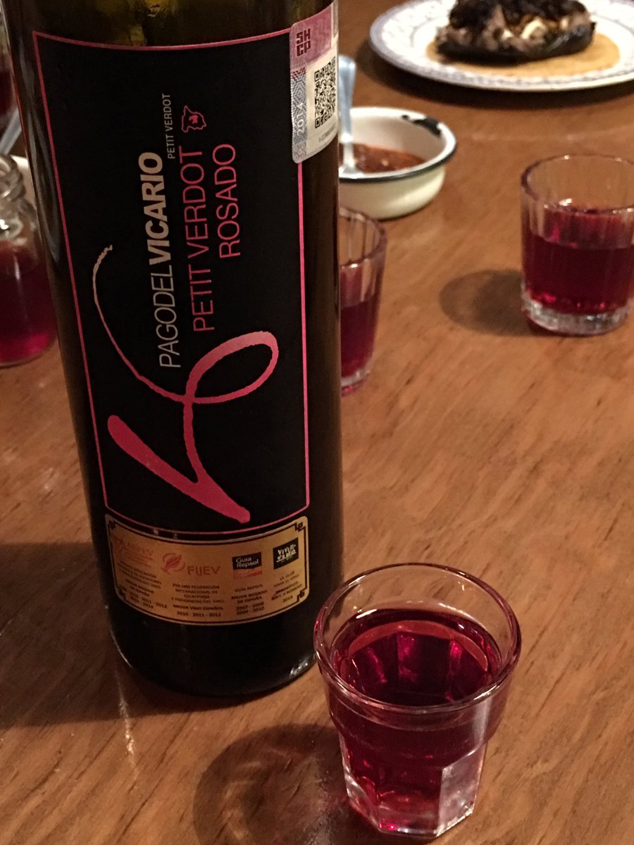 Loco Chavez chile pasilla con arrachera, queso de cabra y pepitas <a href="/chetitomx/">Chetito</a> maridaje: Petit verdot Pago del Vicario <a href="/shorba/">Sophie Avernin</a>