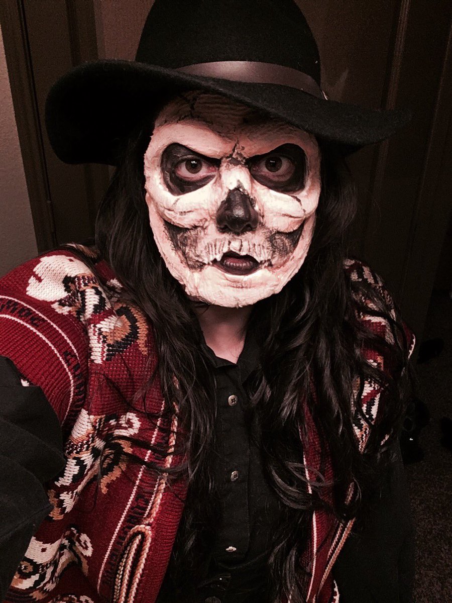 RunFayRun's tweet image. Crayola model magic + liquid latex + toilet paper + makeup = This #halloweencostume #forcheap