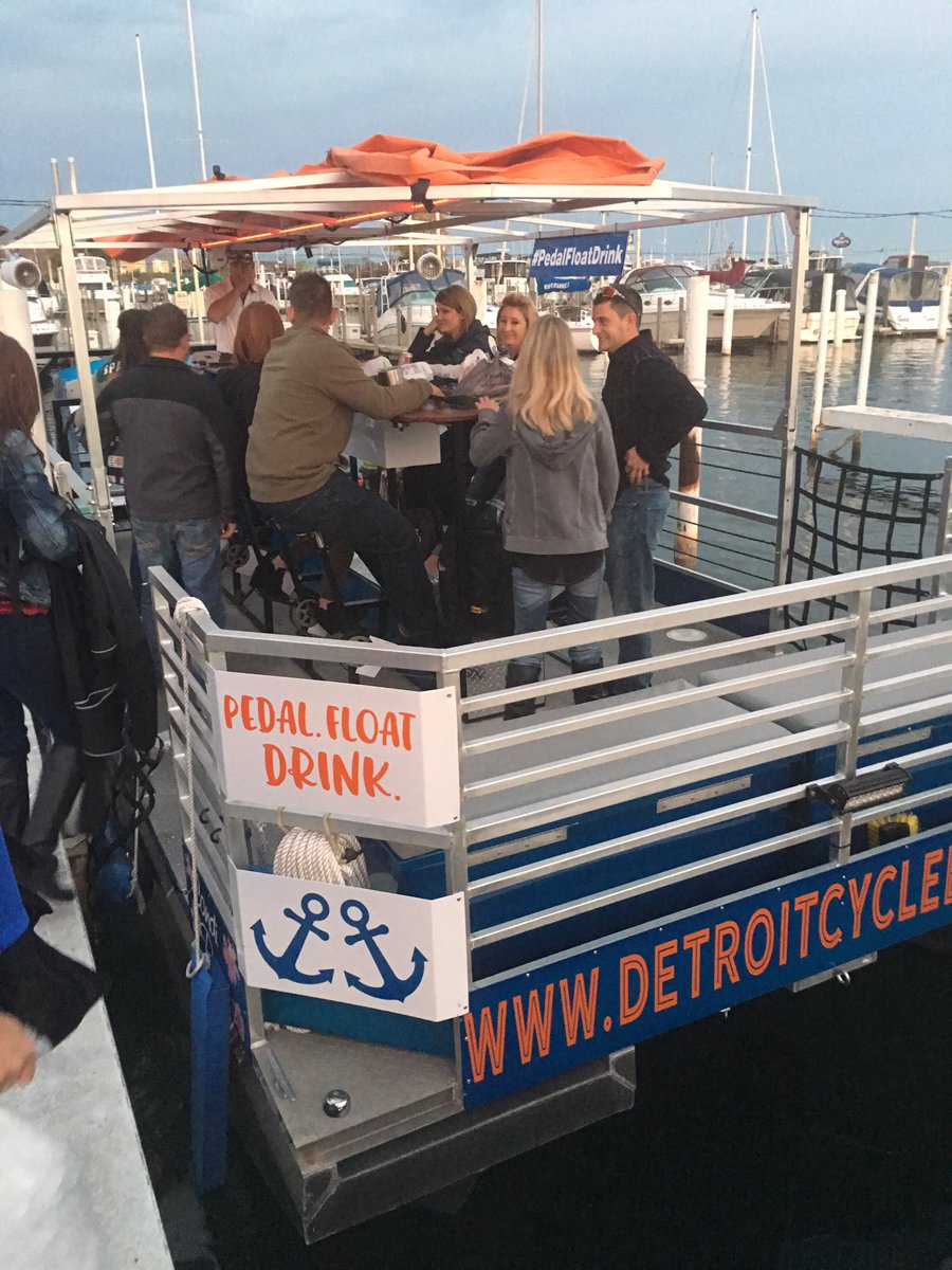 melly0729's tweet photo. Who knew we would be on a boat Oct 21st in Michigan?! #pedalfloatdrink #detroitcycleboat #mylife https://t.co/cqA9qna12O