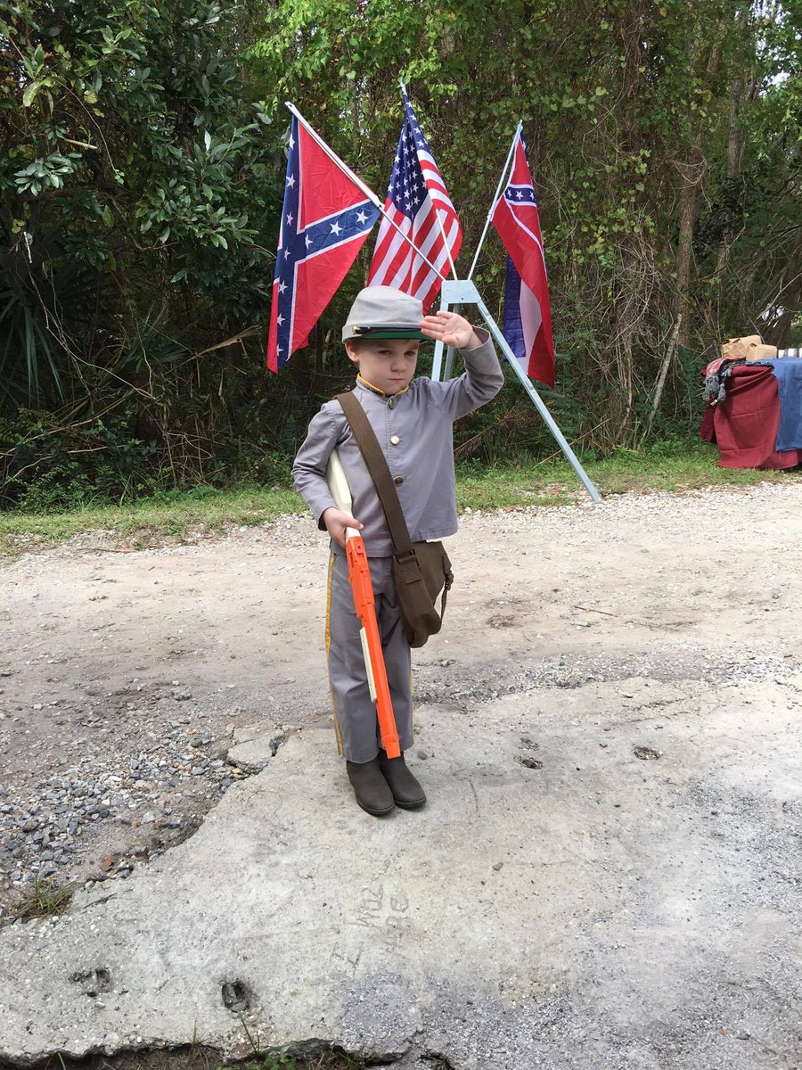 SCV265's tweet photo. #fallmuster at #Beauvoir was great today; come out for day 2 tomorrow https://t.co/IHulC3X61B