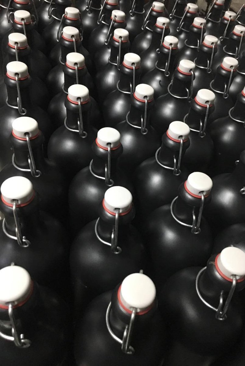 MielNatureQC's tweet photo. À la demande générale, on est fier de vous présenter notre nouveau format 500mL de notre hydromel Chou-Chou (miel,pommes et sirop d'érable)! https://t.co/6BLzZk9pgx