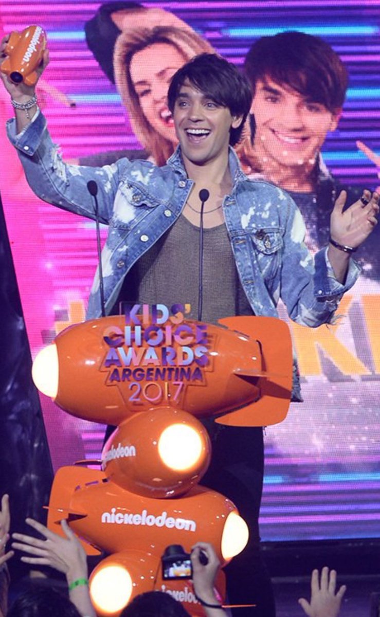 Las victorias son sueños que jamás diste por perdidos...✨ 
Este premio es de ustedes!#KCAArgentina2017