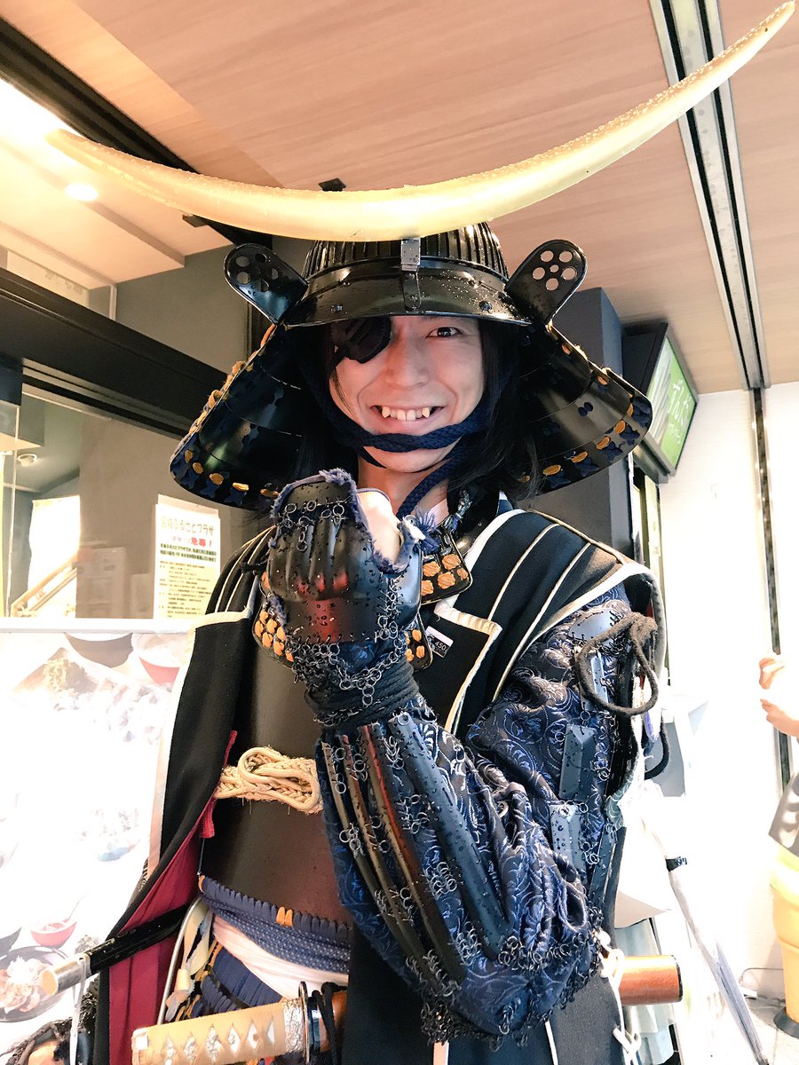 池袋にある宮城のふるさとプラザ前にて政宗様に遭遇！ 単騎出陣との