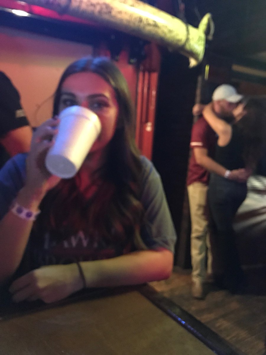 TMakeouts's tweet image. Nothing more romantic than making out by the boys bathroom...                   keep sending in those photos 😝