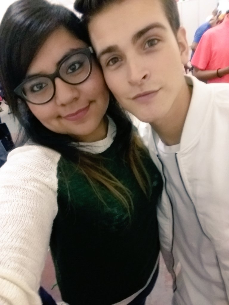 XXIVBereXXIV's tweet photo. Estos chicos siempre hacen de mis días los mejores😘😍❤ si aún no los siguen haganlo jamás se arrepentirán😉💥💖 #DameTuAmor #LThreever https://t.co/bHgKnTsfHx