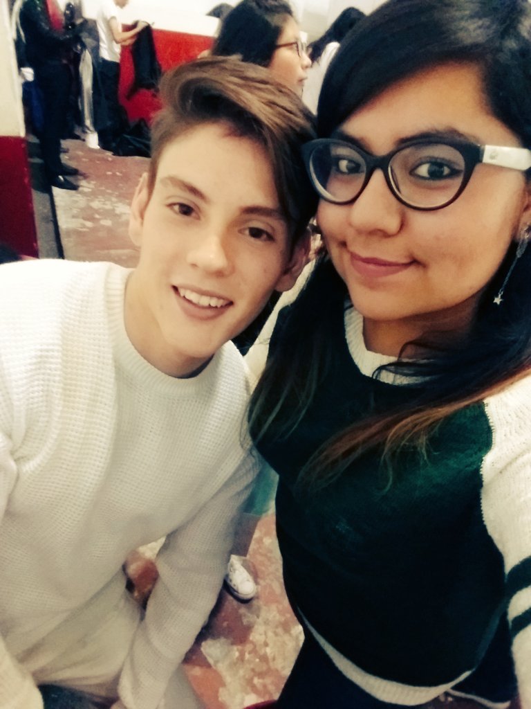 XXIVBereXXIV's tweet photo. Estos chicos siempre hacen de mis días los mejores😘😍❤ si aún no los siguen haganlo jamás se arrepentirán😉💥💖 #DameTuAmor #LThreever https://t.co/bHgKnTsfHx