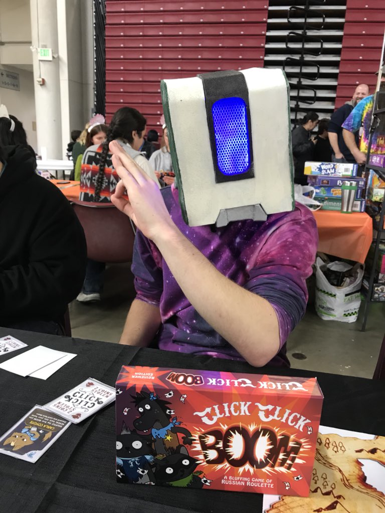 thing12games's tweet photo. Even robots like playing #ClickClickBoom at @CentralCityC4 Of course it won. ;) #CCCC17 https://t.co/rM3f7kCq0J