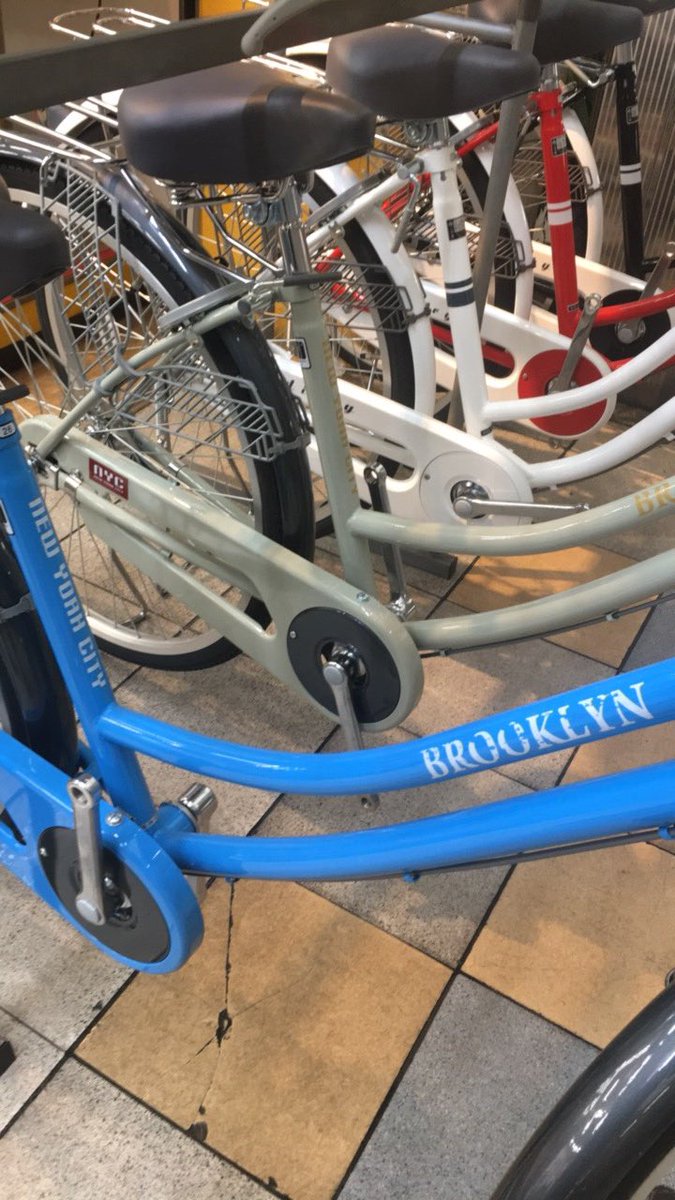 AderSanAtm's tweet photo. #brooklyn bikes https://t.co/pZi4r8A0MI